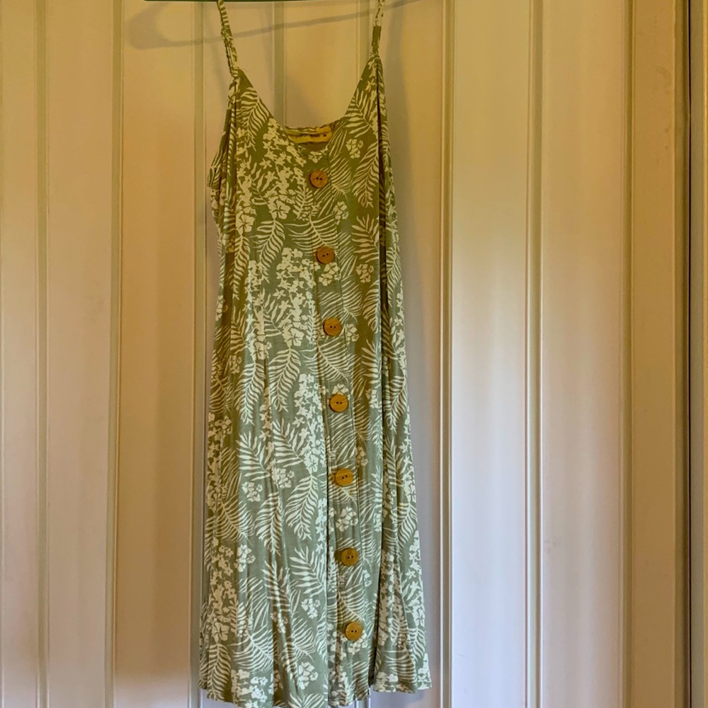 soft, short but not to short, and has never been worn with adjustable straps.
